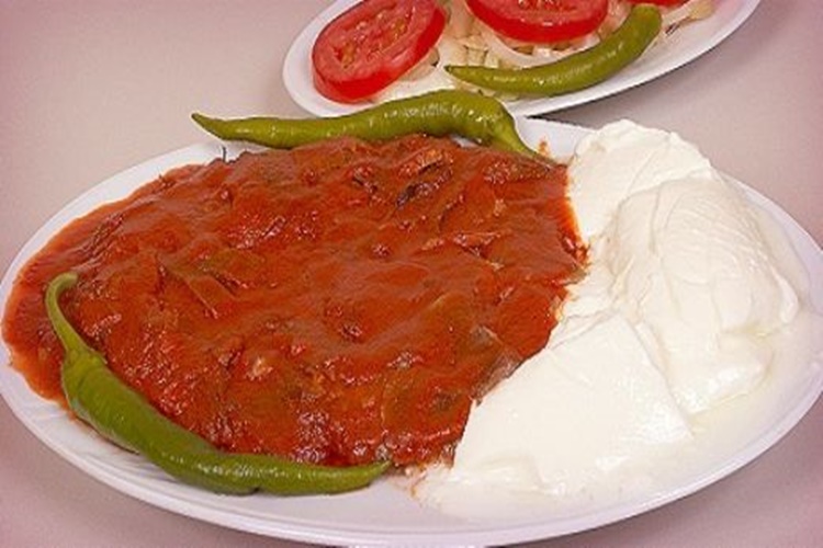 İskender Salçası Nasıl Yapılır?
