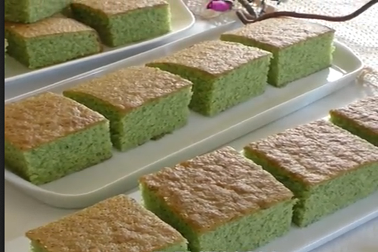 Ispanaklı Kek İçin Ispanak Püresi Nasıl Yapılır?