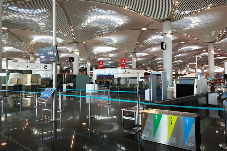  İstanbul Havalimanı Dış Hatlardan İç Hatlara Geçiş Kaç Dakika?