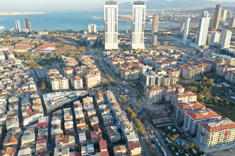 İzmir Bayraklı’nın 2023 Nüfusu Kaçtır?