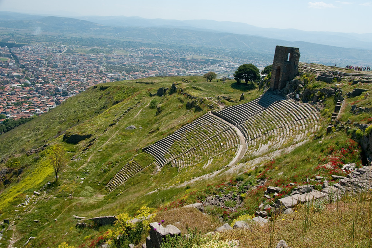 İzmir Bergama’nın 2023 Nüfusu Kaçtır?