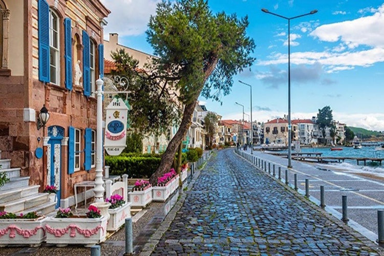 İzmir Foça 2023 Nüfusu Kaçtır?