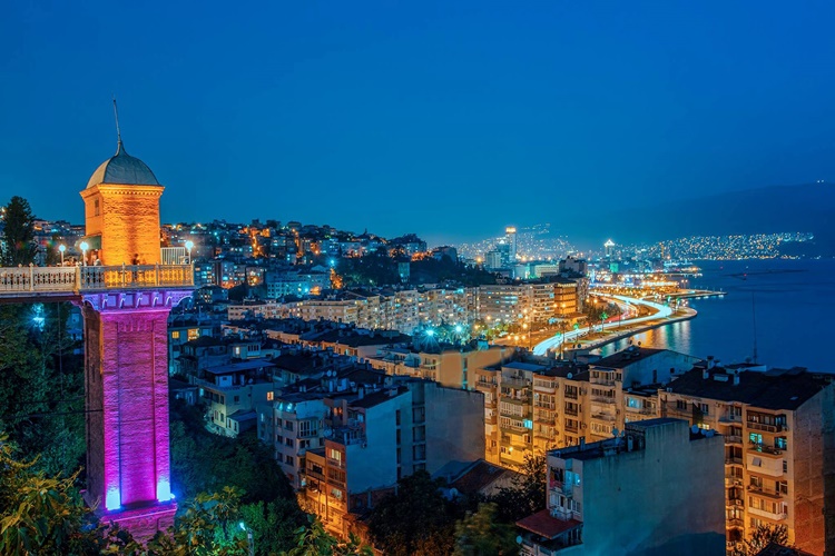 İzmir Narlıdere’nin 2023 Nüfusu Kaçtır?