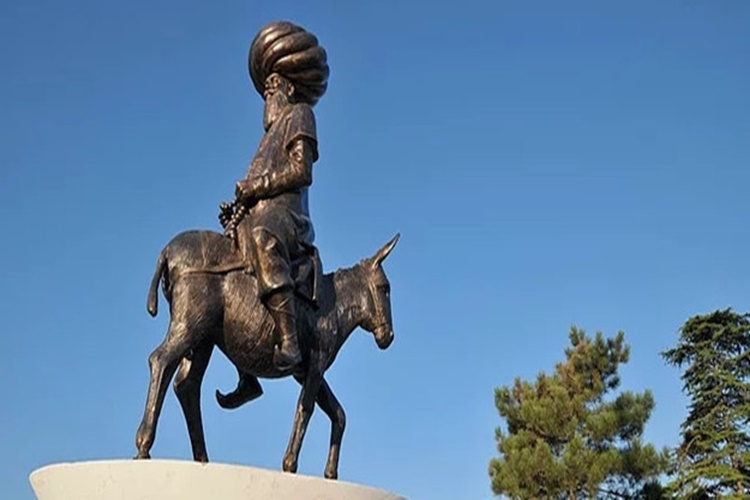 İzmir Nasreddin Hoca Heykeli Nerede?