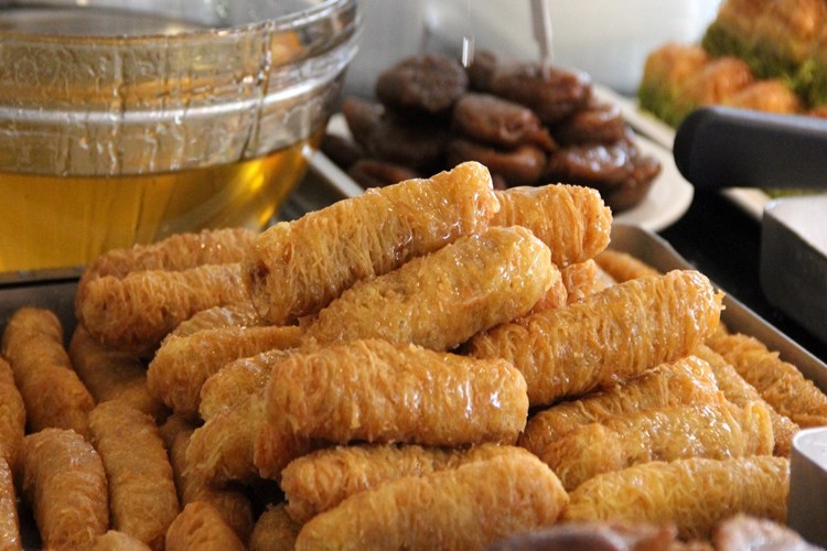 Kadayıf Dolması Fırında Nasıl Yapılır?