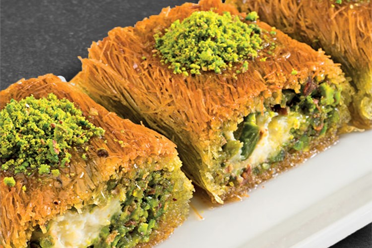 Kadayıf Sarma Bera Tatlı Dünyası Nasıl Yapıyor?