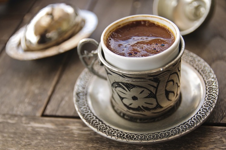 Kahve Falında Büyük Mezar Görmek Ne Anlama Gelir?