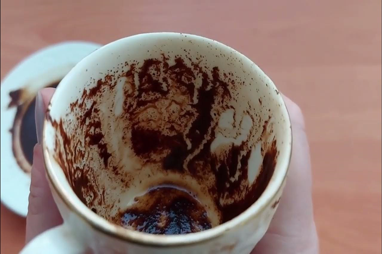 Kahve Falında Küçük Bir Köprü Görmek Ne Anlama Gelir?