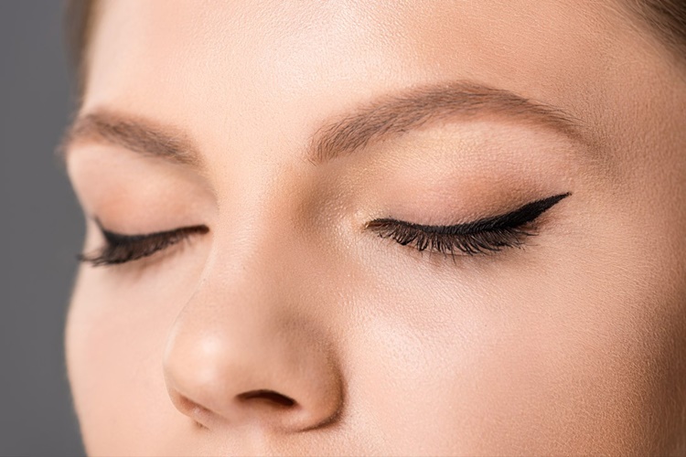 Kalıcı Eyeliner Silinir Mi?