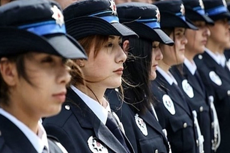 Kapalılar Polis Olabilir Mi?