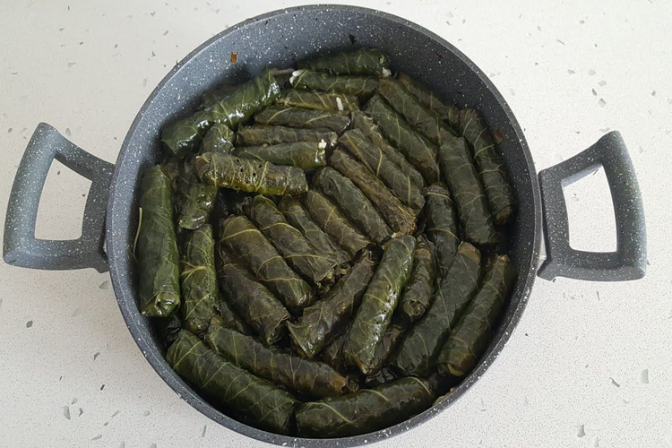 Kara Lahana Sarması Nasıl Sarılır?