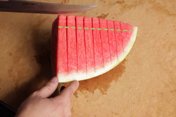Karpuz Nasıl Üçgen Kesilir?