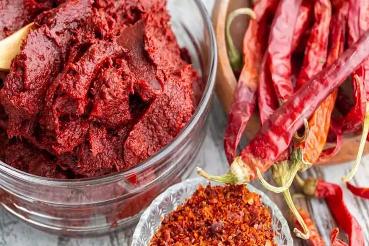 Kaynatmadan Domates Salçası Nasıl Yapılır?