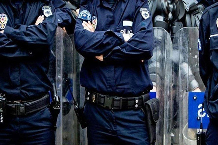 Kekemeler Polis Olabilir Mi?