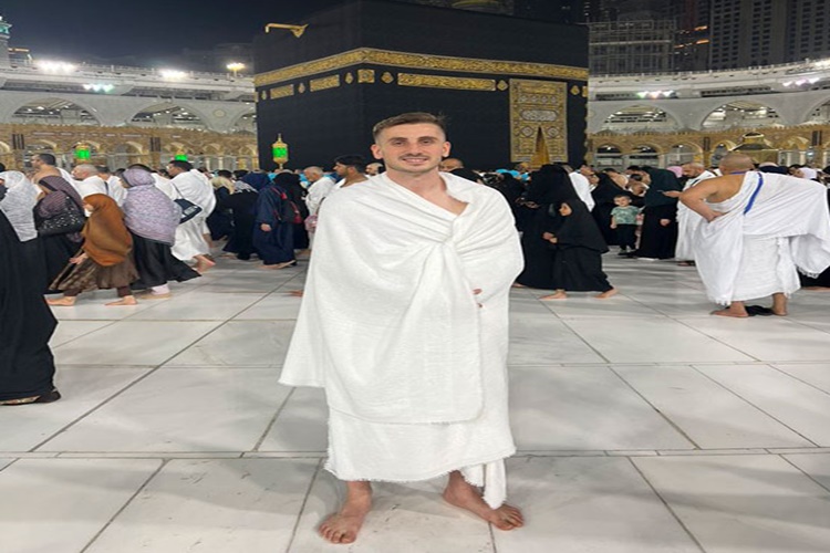 Kerem Aktürkoğlu Hangi Cemaatten?