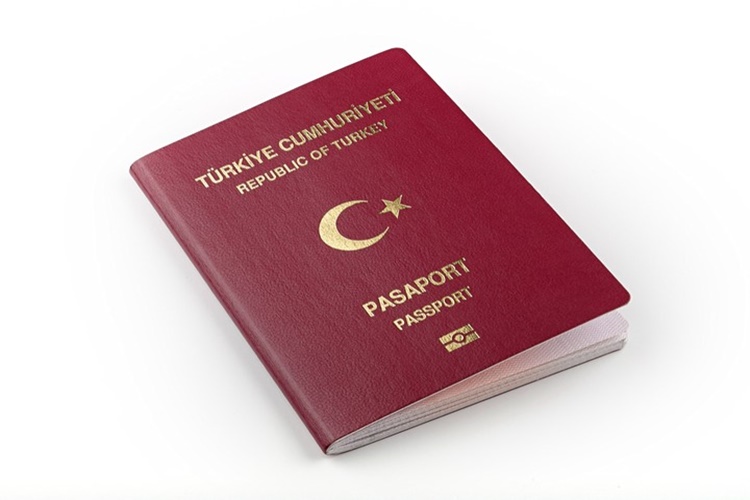  Kırmızı Pasaport Kaç Yıl Geçerlidir?