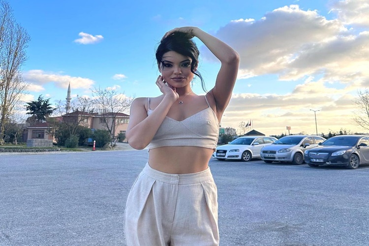 Kısmetse Olur Eslem Kimdir?