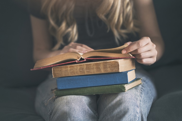 Kitap Okurken Baş Ağrısı Neden Olur?