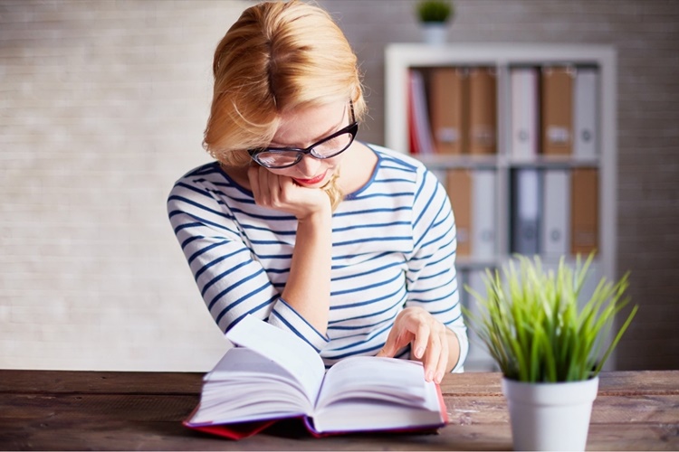 Kitap Okurken Göz Yorulması Neden Olur?