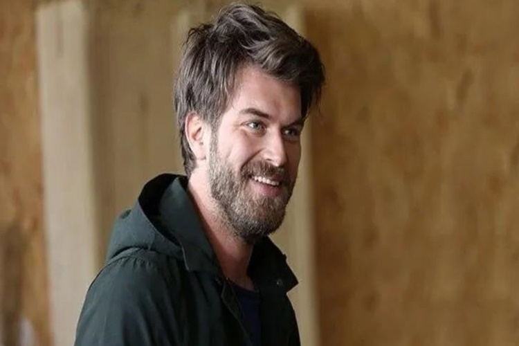 Kıvanç Tatlıtuğ Göçmen Mi?