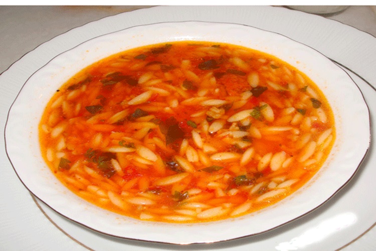  Kıymalı Arpa Şehriye Çorbası Tarifi 