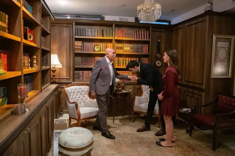 Kızılcık Şerbeti Dizisi Yönetmeni Kimdir?