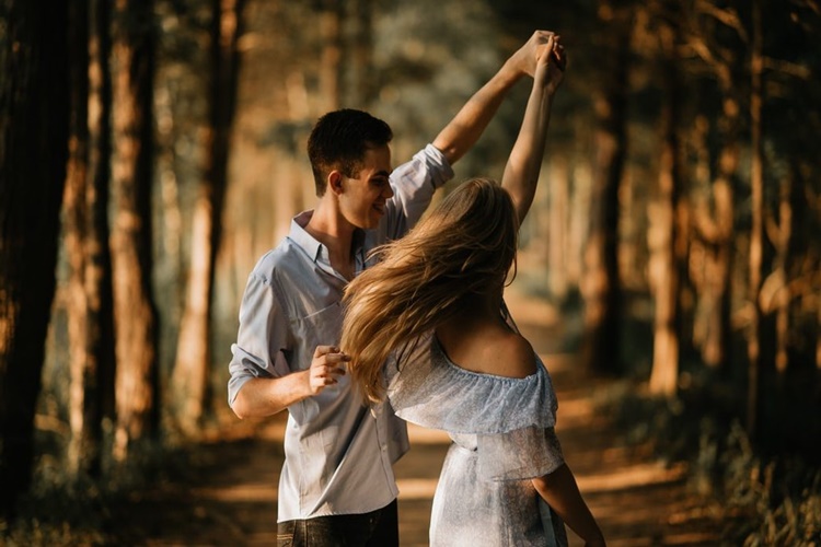 Koç Burcu Kadını ve İkizler Burcu Erkeği Evliliği Nasıl Olur?