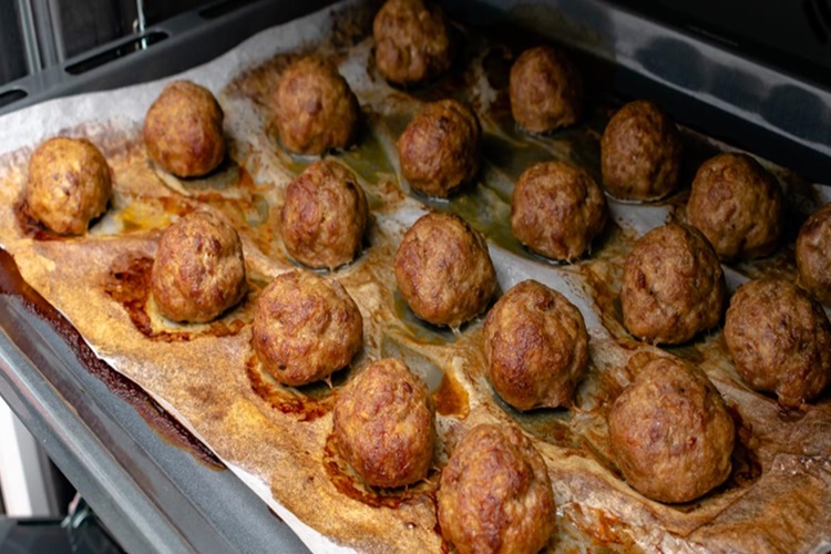 Köfte Fırında Kaç Dakikada Pişer?