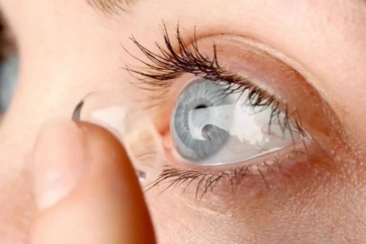 Kontakt Lens Temizleme Yöntemleri Nelerdir?