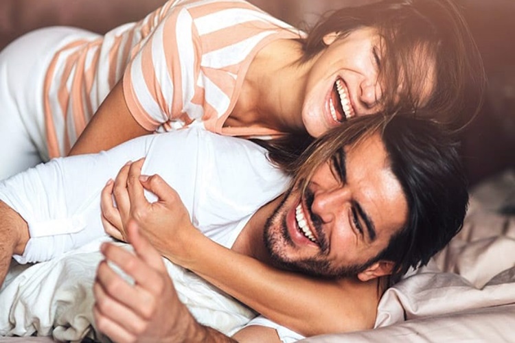 Kova Burcu Kadını ve Yay Burcu Erkeği İlişkisi Nasıldır?
