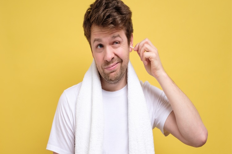 Kulak Yıkatmak Tehlikeli Mi?