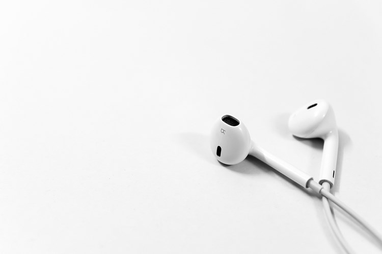 Kulaklıkla Müzik Dinlemenin Zararları Nelerdir?