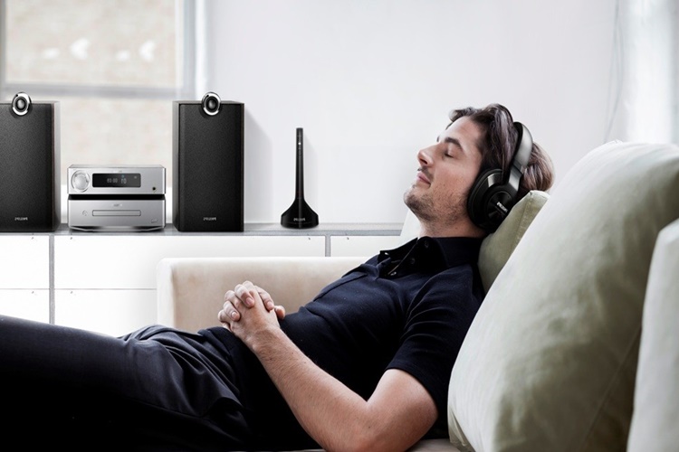 Kulaklıkla Son Ses Müzik Dinlemek Zararlı Mı?