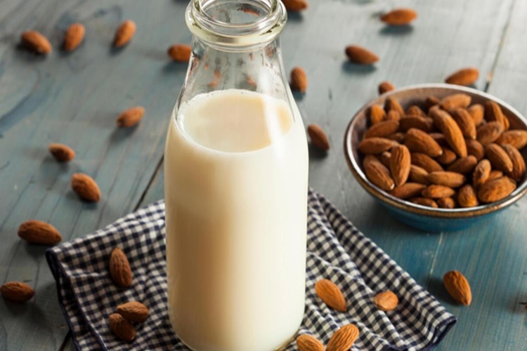 Badem Sütü Hakkında Bilinmesi Gerekenler