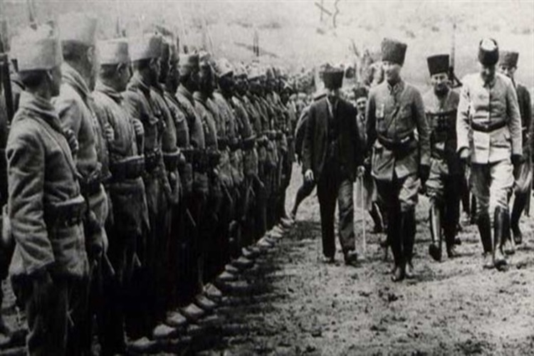 Kurtuluş Savaşı'nın Başlangıcında Atatürk Kaç Yaşındaydı?