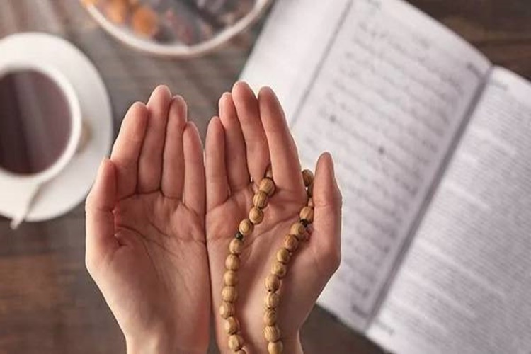 La İlahe İllallahül Melikül Hakkul Mübin Hangi Surede Geçiyor?