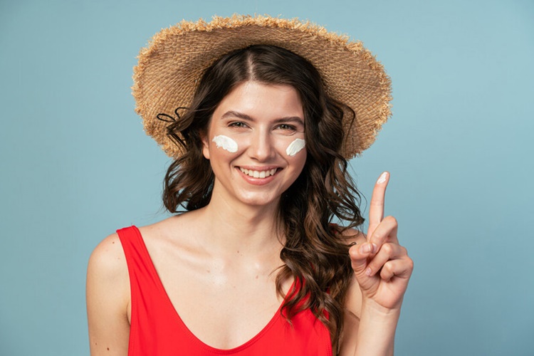 La Roche Posay Güneş Kremi Göz Çevresine Sürülür Mü?