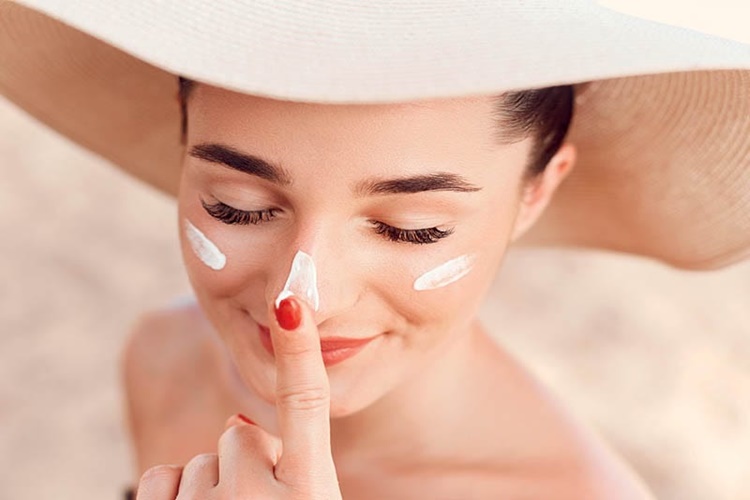La Roche Posay Güneş Kremi Leke Giderir Mi?
