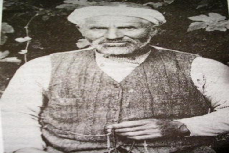 Lâdikli Ahmet Ağa Türbesi Nerede?