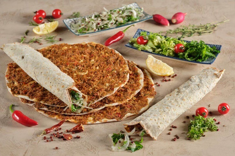 Lahmacun Hamuru Neden Sert Olur?