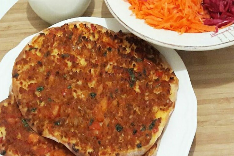  Lahmacun Hamuruna Maya Konur Mu?