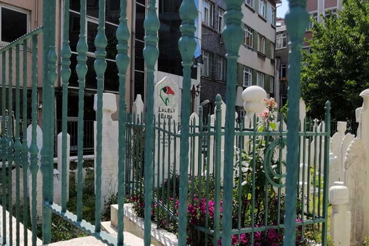 Laleli Baba Türbesi Nerede?