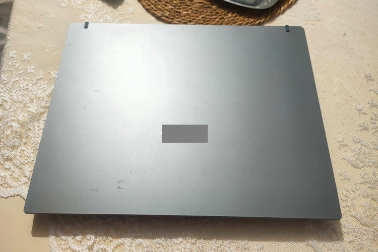 Laptop Kapak Çizikleri Nasıl Giderilir?