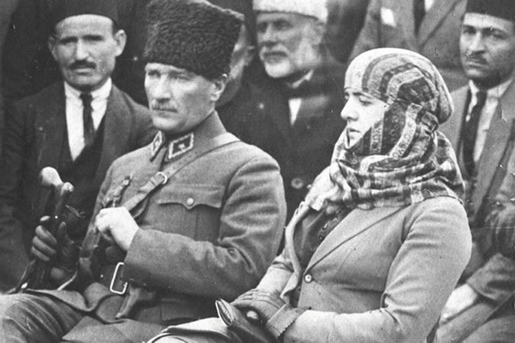 Latife Hanım Hakkında Merak Edilenler 