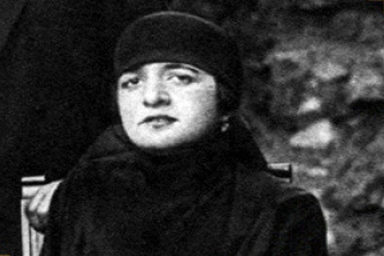 Latife Hanım Kaç Yaşında Öldü?
