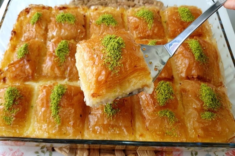  Laz Böreği Buzdolabına Konur Mu?
