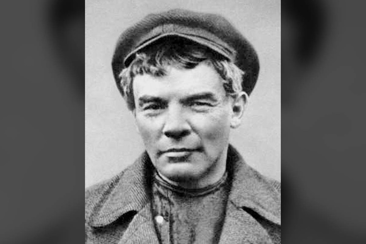 Lenin Boyu Ne Kadardı?