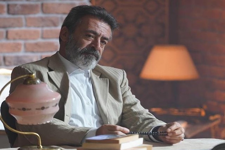 Levent Ülgen Saç Mı Ektirdi?
