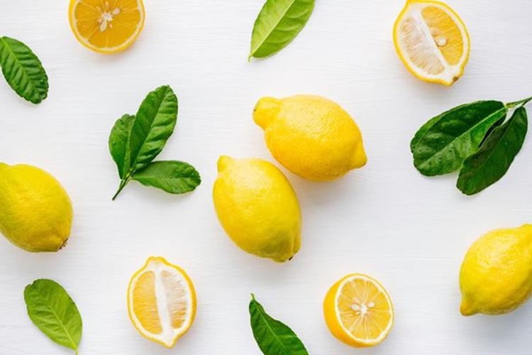 Limon Suyu Saçta Ne Kadar Kalmalı?