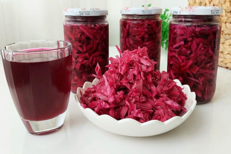 Limon Tuzu ile Mor Lahana Turşusu Nasıl Yapılır?